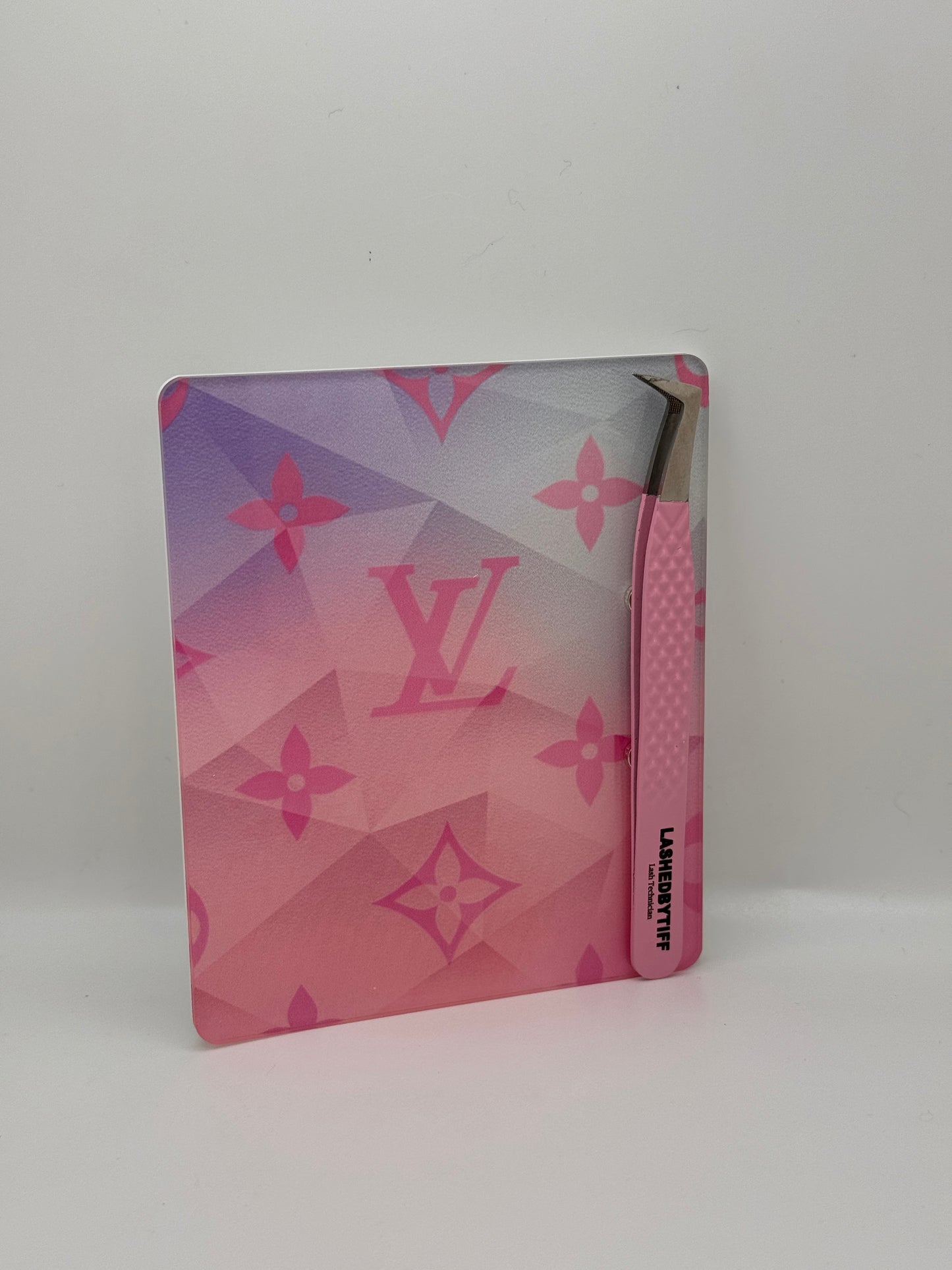 LOUIE LASH TILE