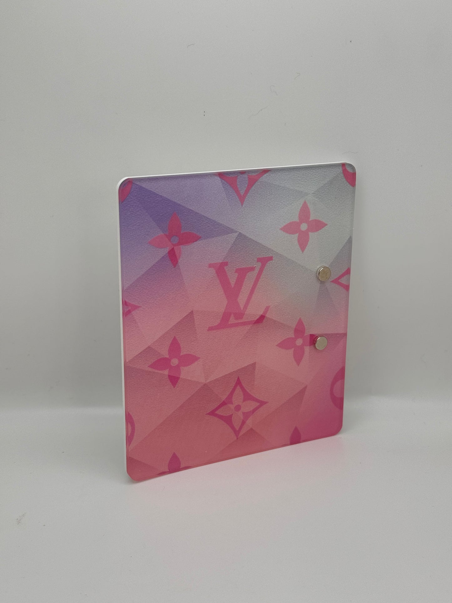 LOUIE LASH TILE